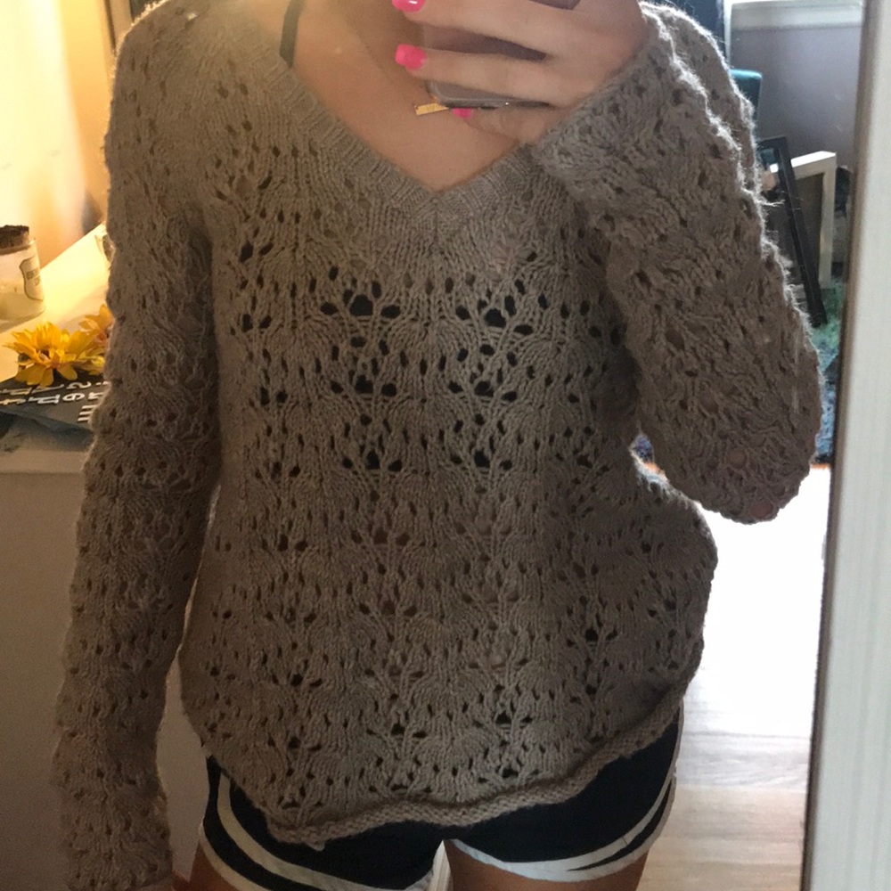 American Eagle v-neck sweater